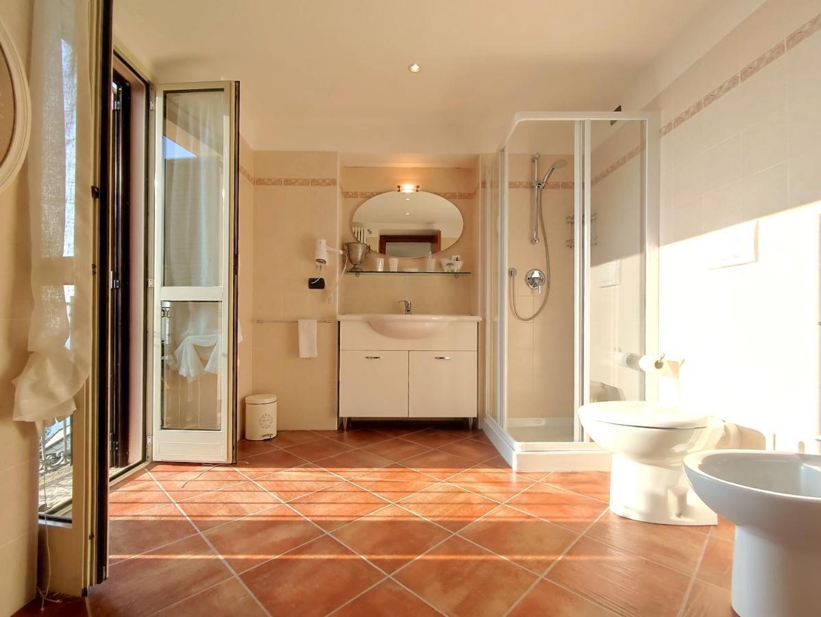B&B Villa Regina Brunate Exterior photo