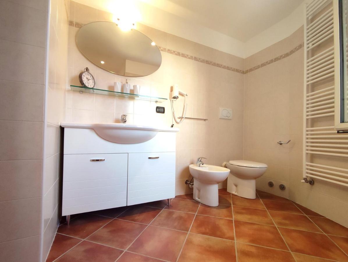 B&B Villa Regina Brunate Exterior photo